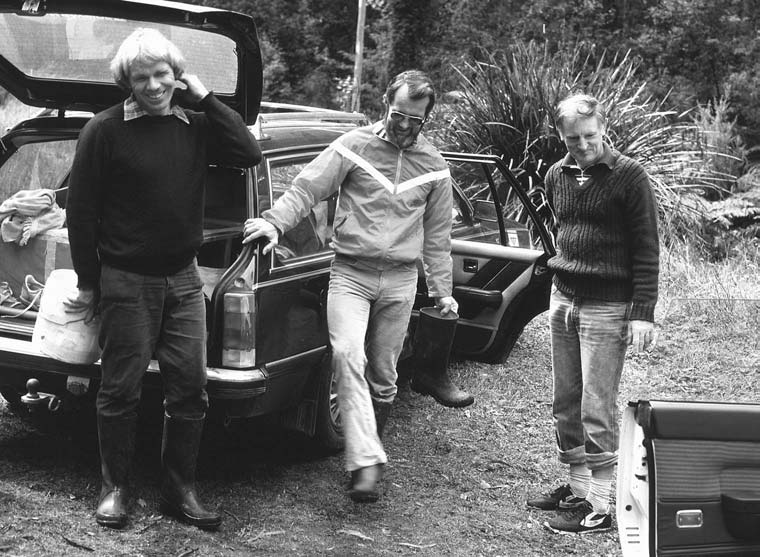 Rudie Kuiter (left), Jerry Allan (centre) and Barry Crockford in the wilds of Healesville about to sample Galaxias olidus from Badger Creek