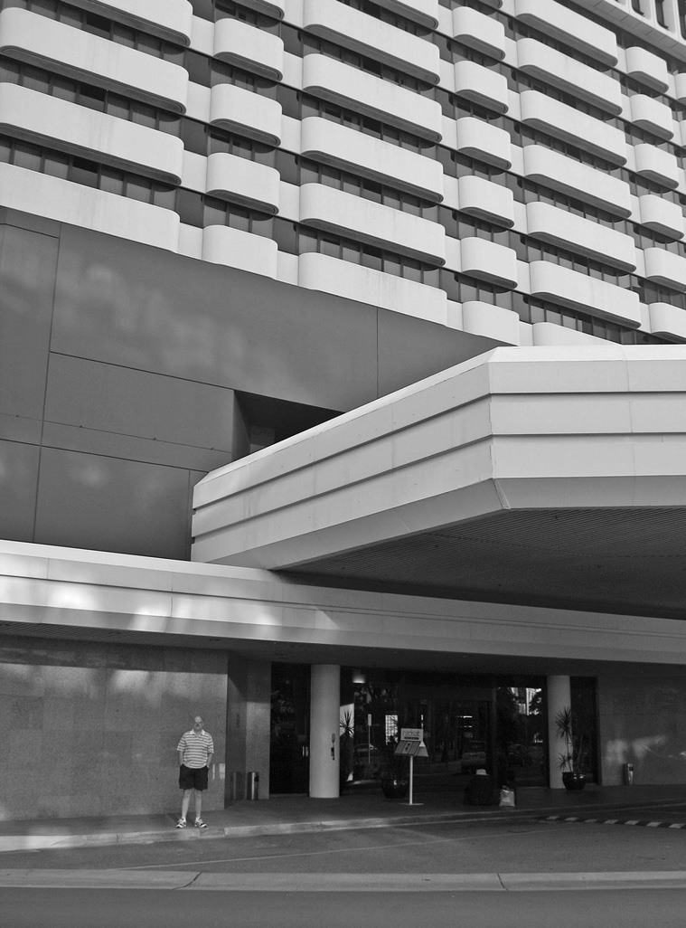 Crowne Plaza Darwin hotel entrance